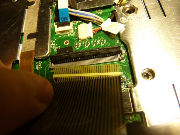 Dell Studio 1535 Keyboard Replacement: шаг 7, изображение 3 из 3