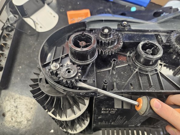 Aiper Seagull Pro: Button bearing replacement, Brush assembly driver cog: crwdns2935265:07crwdnd2935265:02crwdnd2935265:03crwdne2935265:0