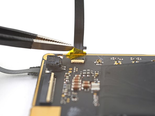 HTC Vive XR Elite Motherboard Replacement, Peel the tape: crwdns2935265:0116crwdnd2935265:02crwdnd2935265:02crwdne2935265:0