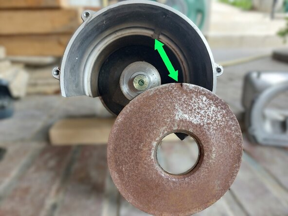Démontage et entretien lame hélicoïdale Bosch AXT 1600 HP, Retirer la bague coupante: étape 9, image 3 de 3