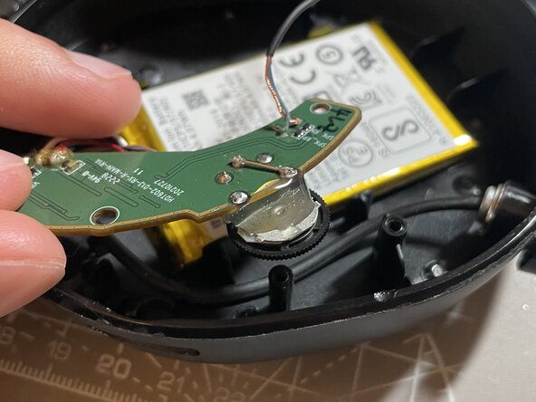 SteelSeries Arctis 7 2019 Edition Wireless CharMix Dial Potentiometer Replacement, Add hot glue in-between the potentiometer and the PCB: crwdns2935265:010crwdnd2935265:01crwdnd2935265:02crwdne2935265:0