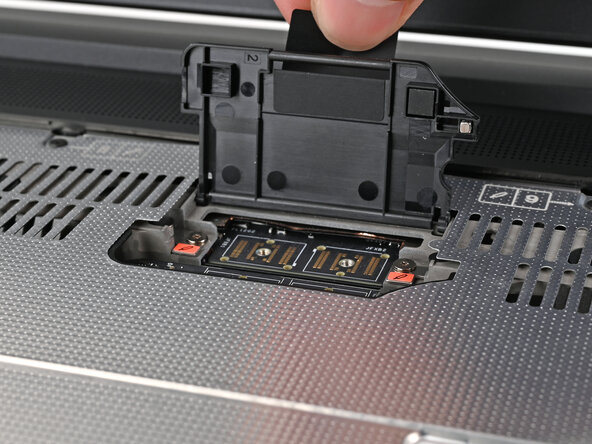 Framework Laptop 16 Graphics Module Fan Replacement, Lift the interposer door: paso 27, imagen 2 de 2