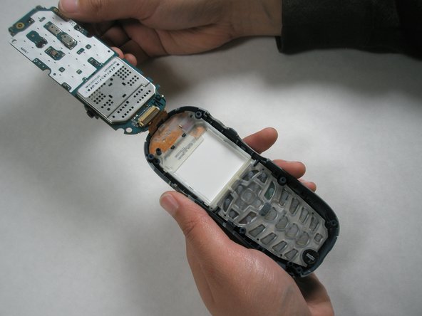 Disassembling Motorola i265 LCD Screen: crwdns2935265:07crwdnd2935265:02crwdnd2935265:02crwdne2935265:0