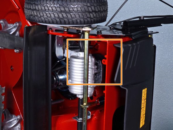 Toro Walk Behind Mowers 21199HD 2018 Traction Cable Replacement, Find the end of the traction cable: crwdns2935265:07crwdnd2935265:02crwdnd2935265:03crwdne2935265:0