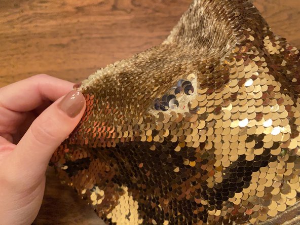 How to Replace Sequins or Beads: crwdns2935265:03crwdnd2935265:02crwdnd2935265:03crwdne2935265:0
