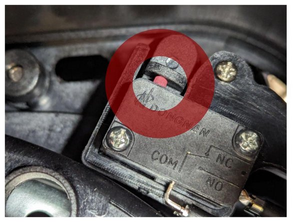 Deime Air Fryer RA410DV interlock switch fix, Remove the interlock switch assembly: crwdns2935265:04crwdnd2935265:02crwdnd2935265:03crwdne2935265:0