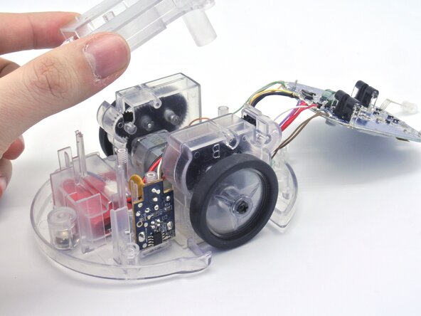 Disassembling the Blue-Bot, Removing the plastic cover: crwdns2935265:07crwdnd2935265:03crwdnd2935265:03crwdne2935265:0