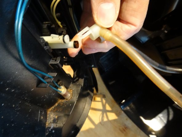 Jura Impressa S models dispensing head revision: crwdns2935265:010crwdnd2935265:02crwdnd2935265:03crwdne2935265:0