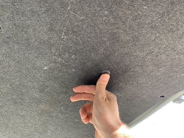 2004-2006 Scion xB Handgreep achterklep vervangen: stap 38, afbeelding 3 van 3