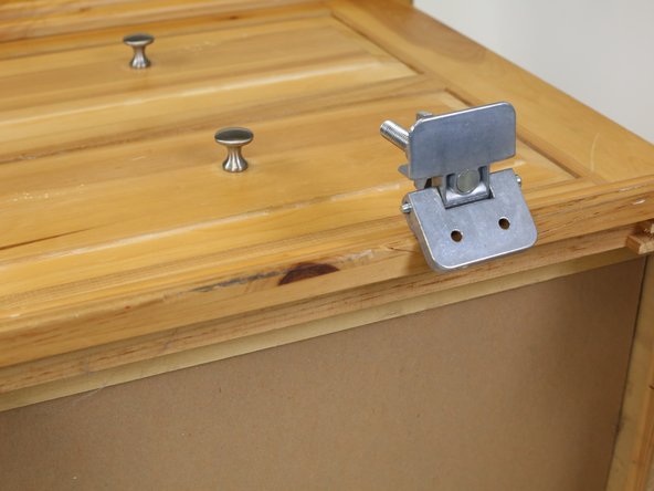 How to Reattach a Broken Piece of Wood: crwdns2935265:06crwdnd2935265:02crwdnd2935265:02crwdne2935265:0