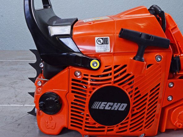 Echo Chain Saw CS590 2019 Ignition Assembly Replacement, Unfasten the front hand guard: crwdns2935265:011crwdnd2935265:02crwdnd2935265:02crwdne2935265:0