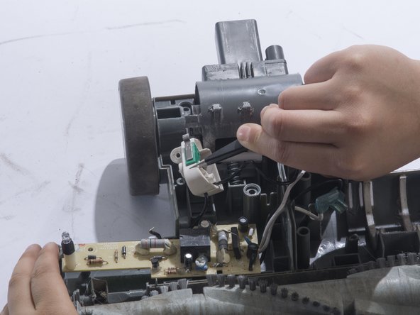 Shark Navigator Lightweight Upright Motherboard Replacement: crwdns2935265:015crwdnd2935265:02crwdnd2935265:02crwdne2935265:0