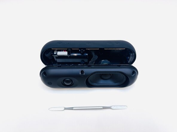 Beats Pill 2024 Battery Daughterboard Replacement: crwdns2935265:05crwdnd2935265:02crwdnd2935265:02crwdne2935265:0