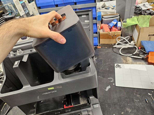 S7 MaxV Ultra dock: Suction fan replacement, Remove the water tanks and dustbin cover.: crwdns2935265:01crwdnd2935265:03crwdnd2935265:03crwdne2935265:0