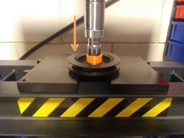 Kinzo 8E116 Center Pulley Bearing Replacement, replace second bearing: crwdns2935265:05crwdnd2935265:02crwdnd2935265:02crwdne2935265:0