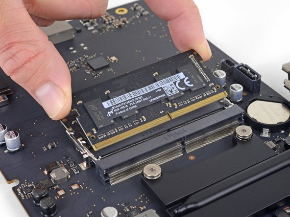 iMac Intel 21.5" EMC 3068 RAM Replacement: crwdns2935265:062crwdnd2935265:02crwdnd2935265:02crwdne2935265:0