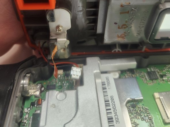 Garmin Rino 650 Screen Replacement, Disconnect the Wires: crwdns2935265:06crwdnd2935265:03crwdnd2935265:03crwdne2935265:0