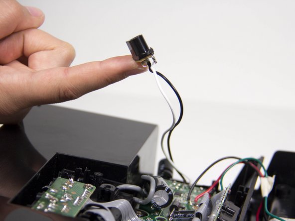 iHome iH27B Power Connector Replacement, Power Connector: crwdns2935265:06crwdnd2935265:02crwdnd2935265:02crwdne2935265:0