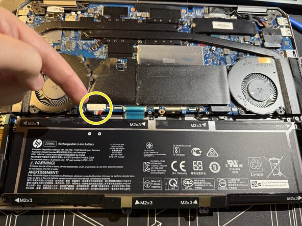 HP ZBook STUDIO X360 G5 Battery Replacement, Disconnect Battery Connector: crwdns2935265:03crwdnd2935265:01crwdnd2935265:03crwdne2935265:0