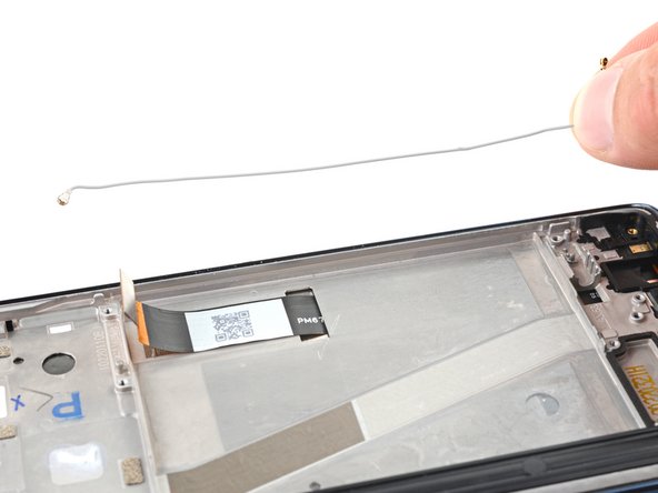 Motorola Moto G Stylus 5G (2022) Screen Replacement, Remove the antenna cable: crwdns2935265:049crwdnd2935265:02crwdnd2935265:02crwdne2935265:0