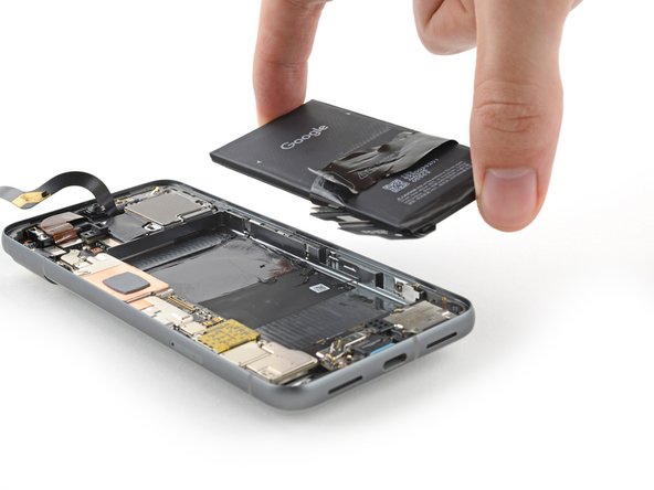 Sostituzione batteria Google Pixel 8, Rimuovi la batteria: passo 43, immagine 3 di 3