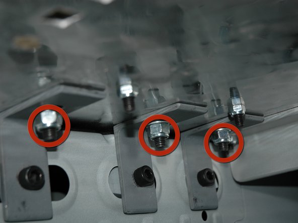 Installing Mercedes W166 RAV Tool Box: crwdns2935265:011crwdnd2935265:02crwdnd2935265:02crwdne2935265:0