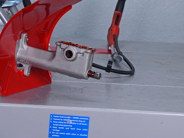 Mantis Tiller 7940 (2017) Worm Shaft Replacement, Tap out the worm shaft assembly: crwdns2935265:024crwdnd2935265:03crwdnd2935265:03crwdne2935265:0