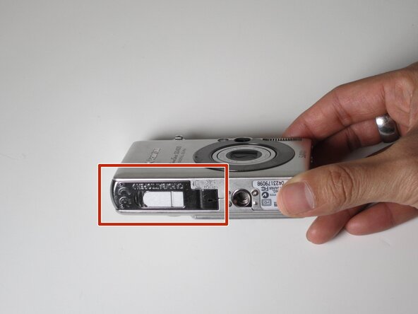 Canon PowerShot SD400 LCD Replacement, Battery: crwdns2935265:01crwdnd2935265:01crwdnd2935265:02crwdne2935265:0