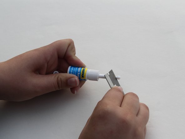 Rain-X Chipped Windshield Repair: step 3, image 1 of 2