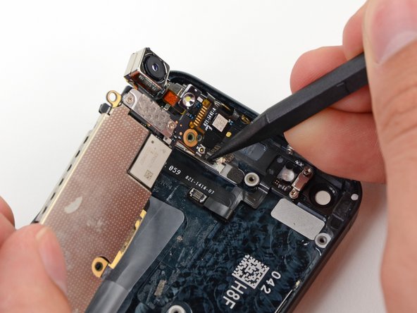 Замена задней части корпуса iPhone 5: crwdns2935265:029crwdnd2935265:02crwdnd2935265:02crwdne2935265:0