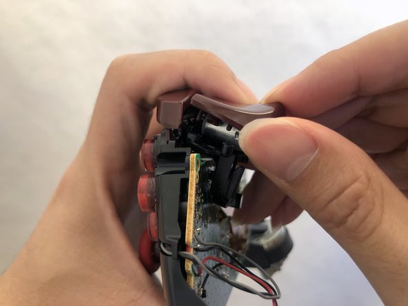 Xbox One Wireless Controller Model 1708 Trigger Caps Replacement: step 7, image 2 of 3