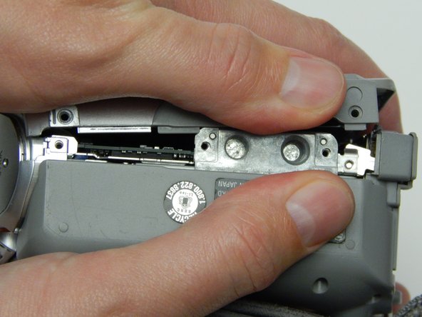 Sony Handycam DCR-HC30 CCD Image Sensor Replacement: crwdns2935265:06crwdnd2935265:02crwdnd2935265:03crwdne2935265:0