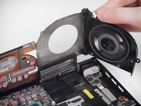 MSI GS66 Stealth 11UE-007 Cooling Fan Replacement, Cooling Fan: crwdns2935265:09crwdnd2935265:02crwdnd2935265:03crwdne2935265:0