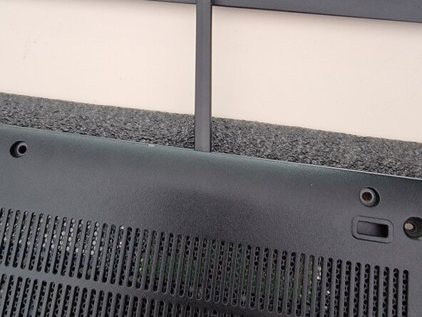 ASUS Laptop Battery, SSD, and RAM Removal, Pry Open the Back Cover: crwdns2935265:02crwdnd2935265:02crwdnd2935265:02crwdne2935265:0