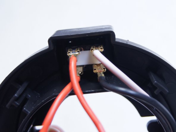 Shop-Vac MC150A Motor Replacement, Disconnect the switch: crwdns2935265:05crwdnd2935265:03crwdnd2935265:03crwdne2935265:0