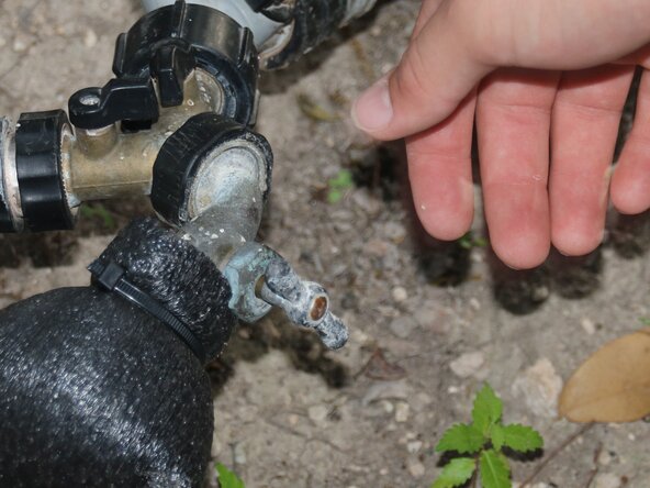 How to Fix RV Toilet Water Pressure: crwdns2935265:010crwdnd2935265:01crwdnd2935265:03crwdne2935265:0