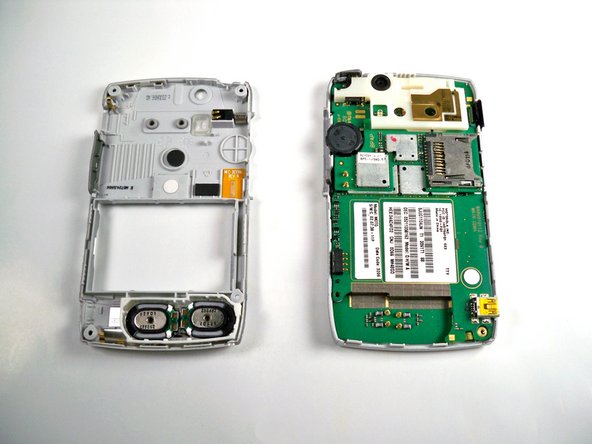 Motorola Moto Q LCD Display Replacment: crwdns2935265:04crwdnd2935265:02crwdnd2935265:02crwdne2935265:0