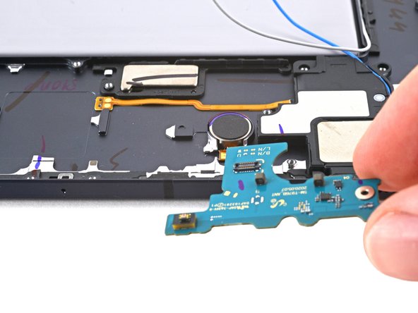 Samsung Galaxy Tab S7 Plus Loudspeaker Assembly Replacement, Remove the antenna board: crwdns2935265:043crwdnd2935265:03crwdnd2935265:03crwdne2935265:0