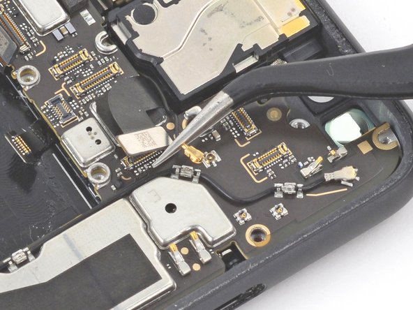 Google Pixel 4 XL Screen Replacement, Disconnect the antennas: crwdns2935265:041crwdnd2935265:02crwdnd2935265:03crwdne2935265:0