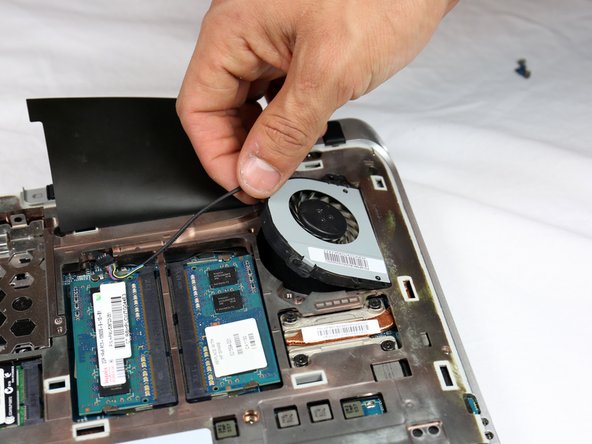 HP Pavilion dm1z-3000 Cooling Fan Replacement: crwdns2935265:05crwdnd2935265:02crwdnd2935265:03crwdne2935265:0