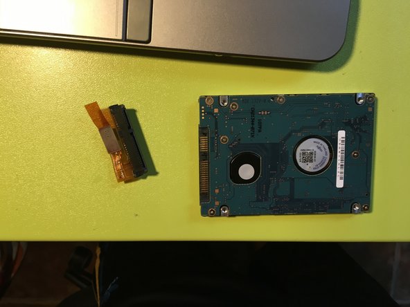 Hp Mini 2133 Hard Disk Replacement, Remove the conector from the disk: stap 0, afbeelding 2 van 2