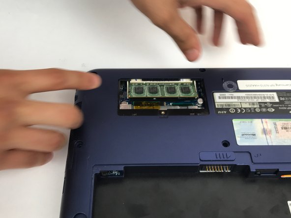 Samsung NP N310 HAA2US RAM Replacement: crwdns2935265:03crwdnd2935265:02crwdnd2935265:03crwdne2935265:0