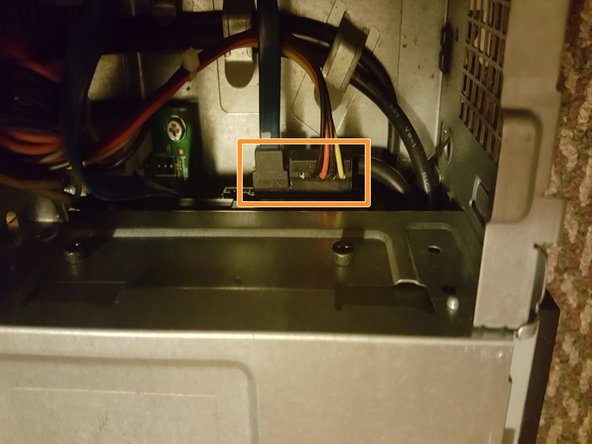 Cleaning Inside Your Inspiron, Disconnecting the Cords: crwdns2935265:07crwdnd2935265:02crwdnd2935265:02crwdne2935265:0