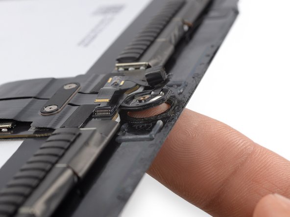 iPad Pro 12.9" 2nd Gen Screen Replacement, Remove the home button: crwdns2935265:044crwdnd2935265:02crwdnd2935265:03crwdne2935265:0