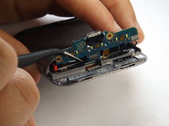 HTC Freestyle Screen Replacement, Remove circuiting panel: crwdns2935265:06crwdnd2935265:02crwdnd2935265:02crwdne2935265:0