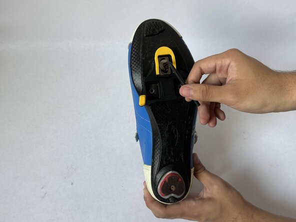 Sidi Bike Shoe Cleat and Heel Plate Replacement: crwdns2935265:00crwdnd2935265:01crwdnd2935265:02crwdne2935265:0