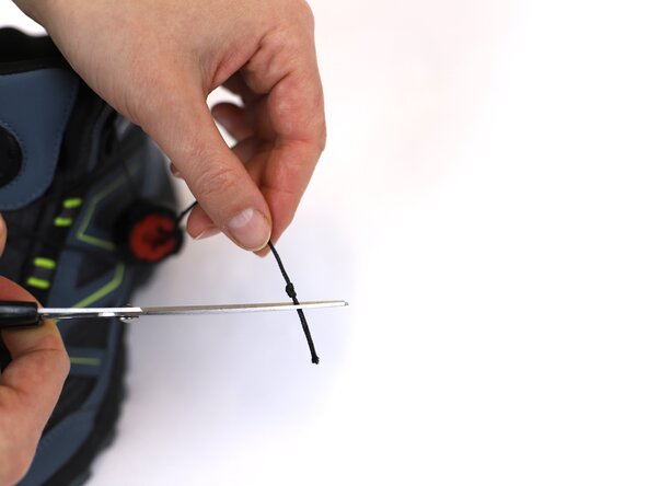 How to Replace a Dial-Lace System in a Hiking Boot, Secure the knot: crwdns2935265:019crwdnd2935265:03crwdnd2935265:03crwdne2935265:0