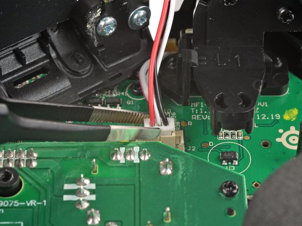 SteelSeries Nimbus+ Triggers Replacement, Disconnect the battery cable: crwdns2935265:09crwdnd2935265:02crwdnd2935265:03crwdne2935265:0