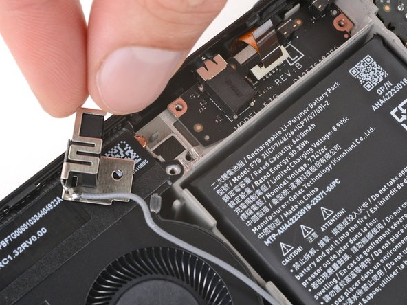 Steam Deck OLED Audio Board Replacement, Move the antenna: crwdns2935265:014crwdnd2935265:03crwdnd2935265:03crwdne2935265:0