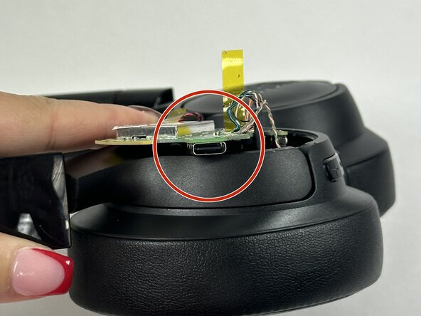 JBL Tune 760NC Faulty Charging Port Cleaning: crwdns2935265:04crwdnd2935265:02crwdnd2935265:02crwdne2935265:0